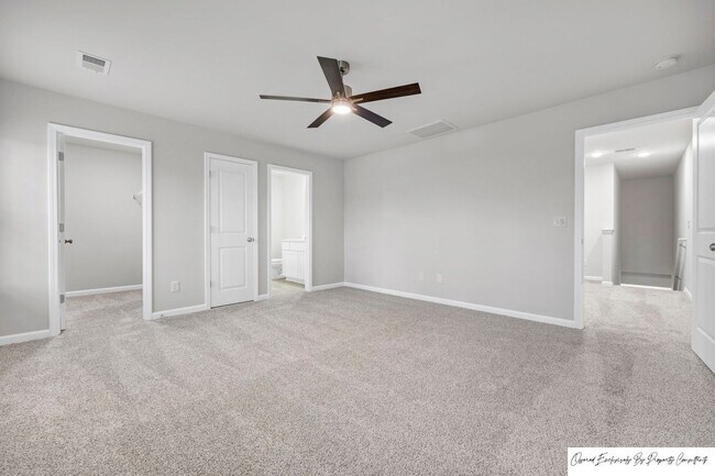 Building Photo - STUNNING TOWNHOME IN BLYTHEWOOD