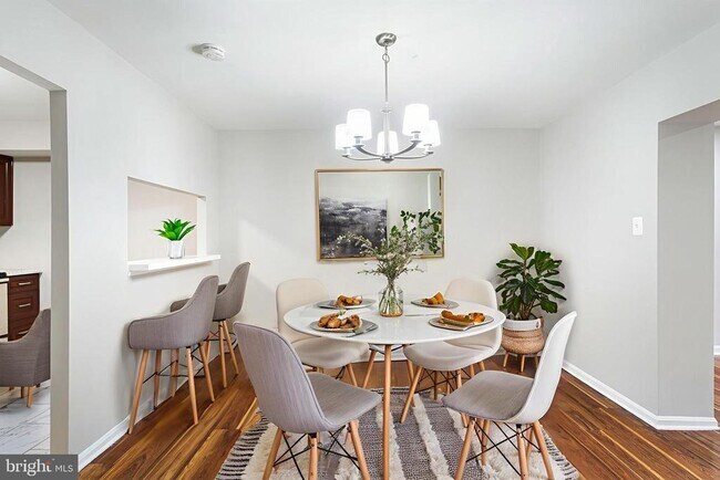 Building Photo - 6155 Edsall Rd