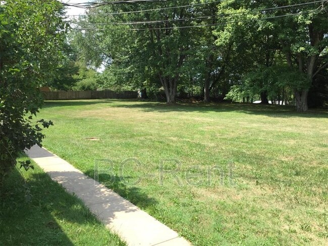 Building Photo - 124 Edgewood Cir