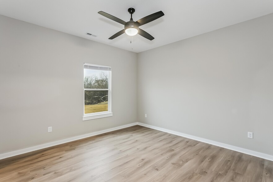 Building Photo - 919 S Logan St