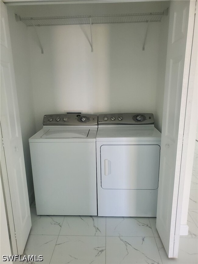 Building Photo - 1938 Laverna Ave