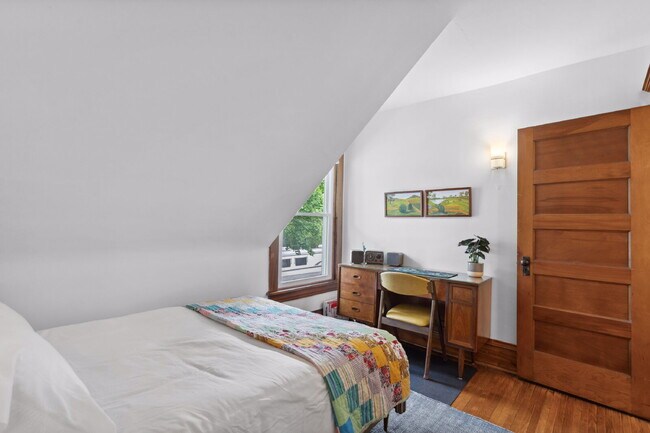 Building Photo - 3932 Garfield Ave