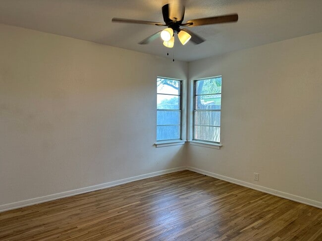 Building Photo - 4 Bedroom