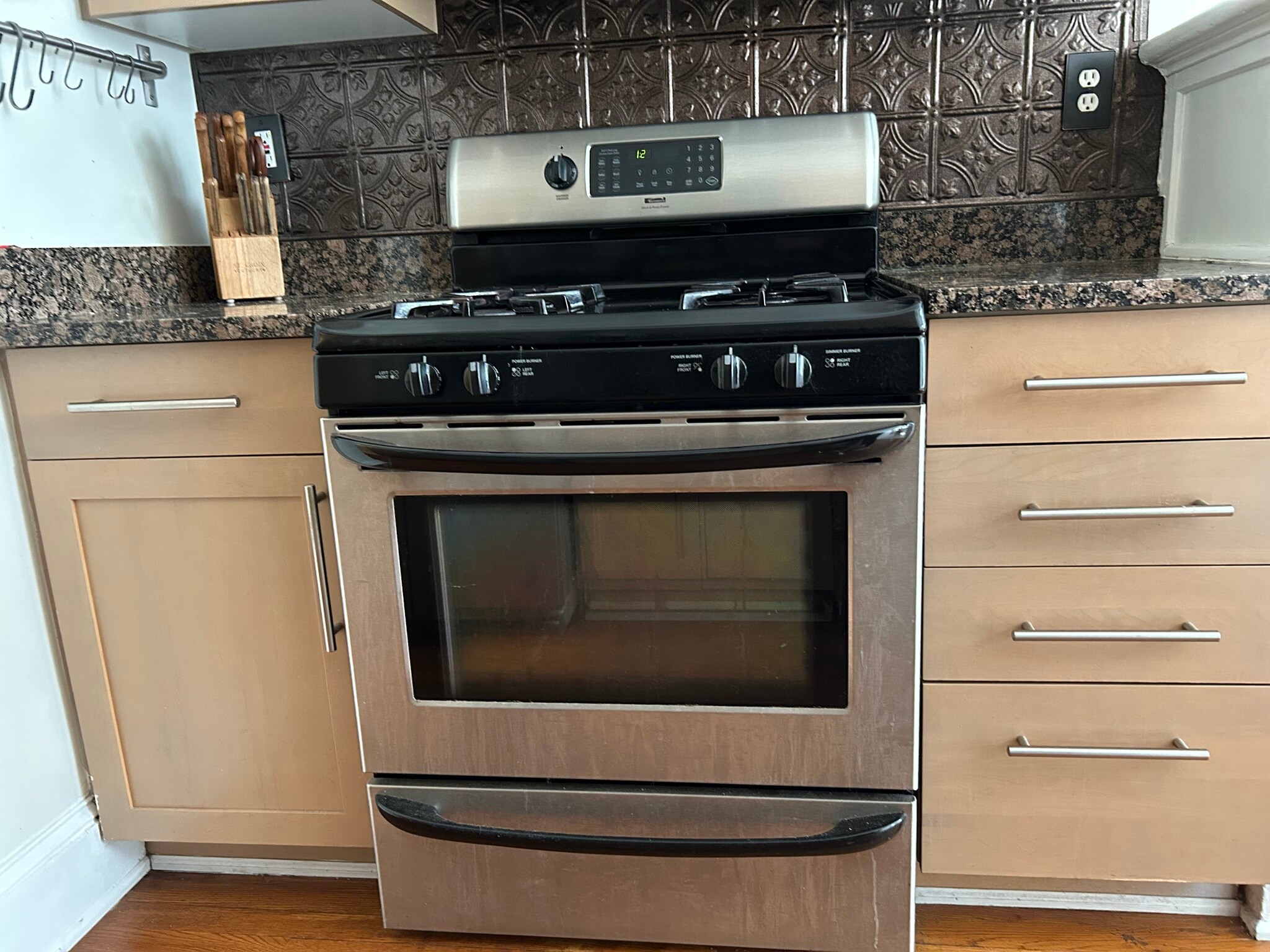 Building Photo - 61 16th St NE