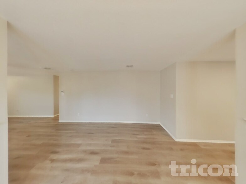 Building Photo - 1317 Gayle St