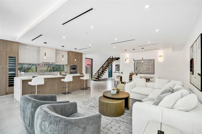 Building Photo - 1825 NE 26th Ave