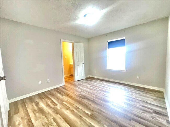 Building Photo - 1622 Cohn St