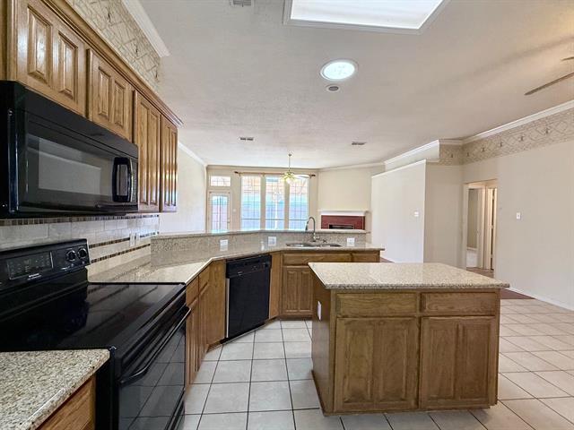 Building Photo - 8166 Berkshire Dr