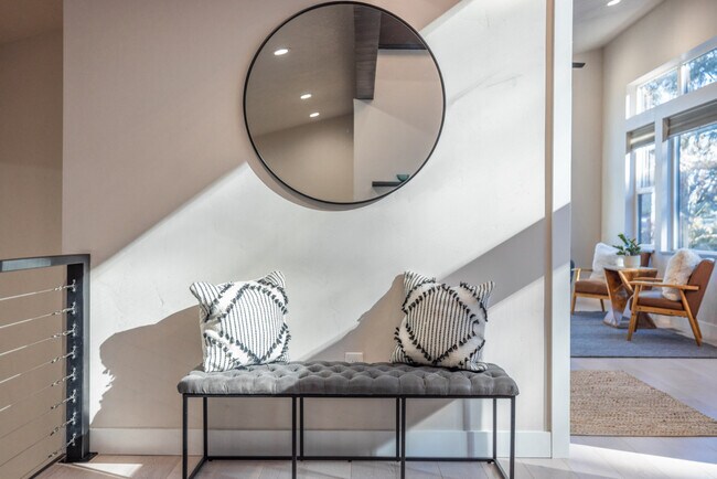 Building Photo - 255 Matterhorn Dr