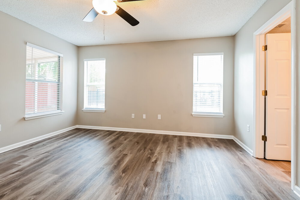 Building Photo - 14414 Woodfield Cir S