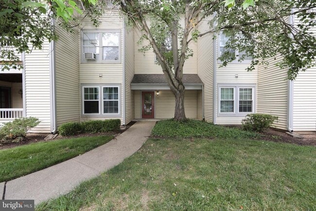 Building Photo - 115 Cascade Ct