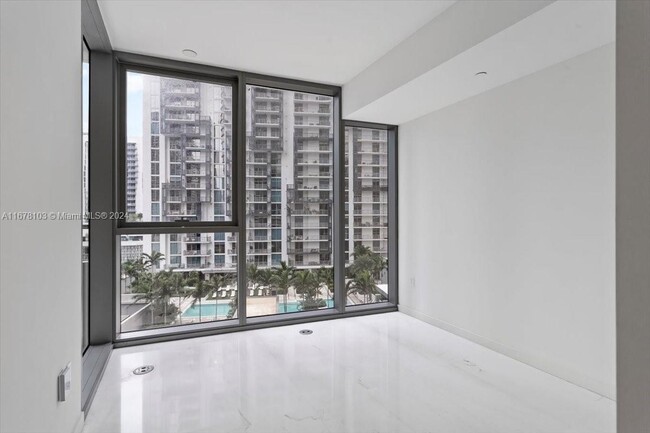 Building Photo - 300 Biscayne Blvd Way