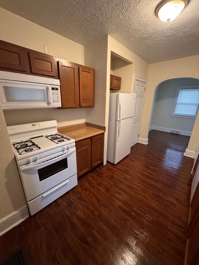 Building Photo - 157 Halls Heights Ave