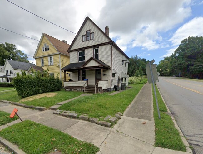 Building Photo - 1065 Orange Ave