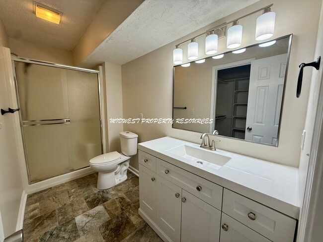 Building Photo - 719 S Park Dr