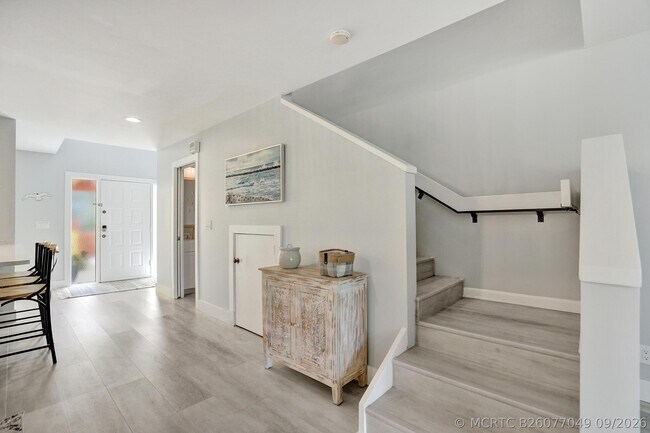 Building Photo - 5355 10th Fairway Dr