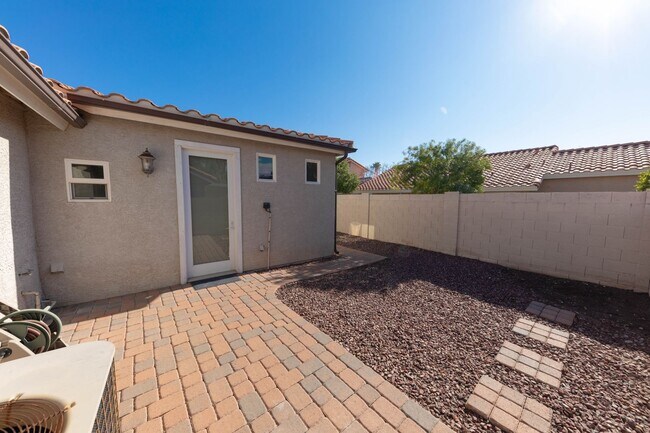 Building Photo - Charming 4 bed, 2 bath home in Chandler!