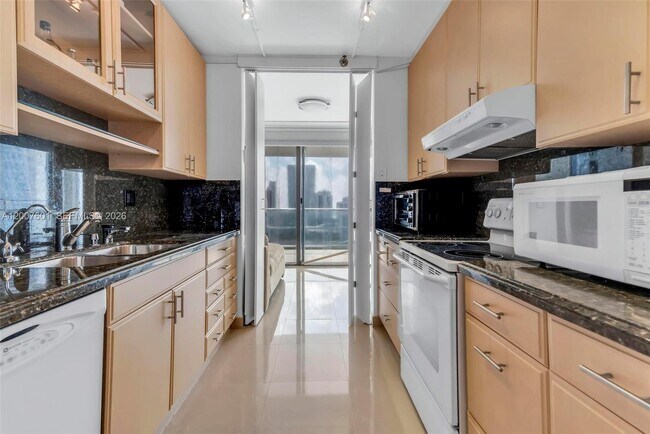 Building Photo - 19707 Turnberry Way