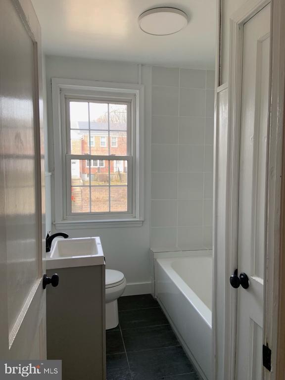 Building Photo - 8125 Clyde Bank Rd