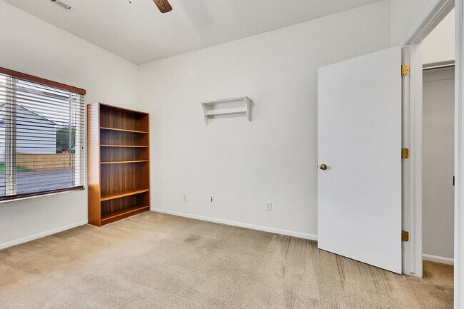 Building Photo - $2,100.00 - 3 Beds, 2 Baths, Single Family...