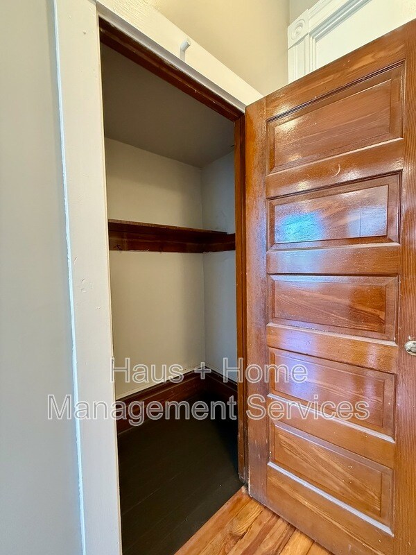 Building Photo - 906 Penn Ave