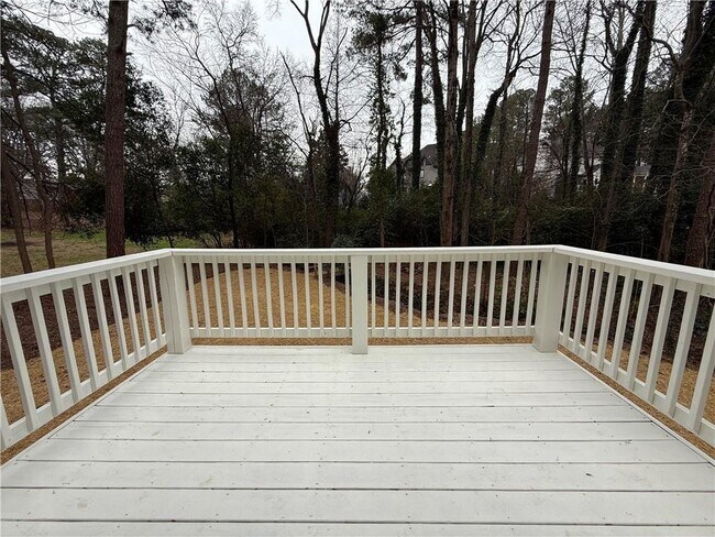 Building Photo - 3663 Heatherwood Dr NE
