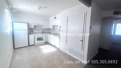 Building Photo - 149 Manzano St NE