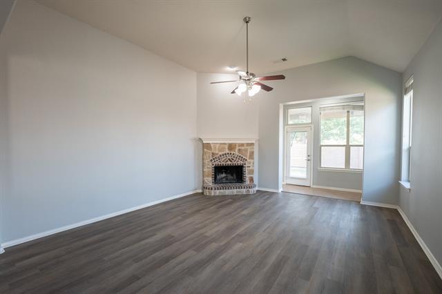 Building Photo - 504 Hummingbird Dr