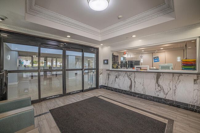 Building Photo - 405 N Ocean Blvd