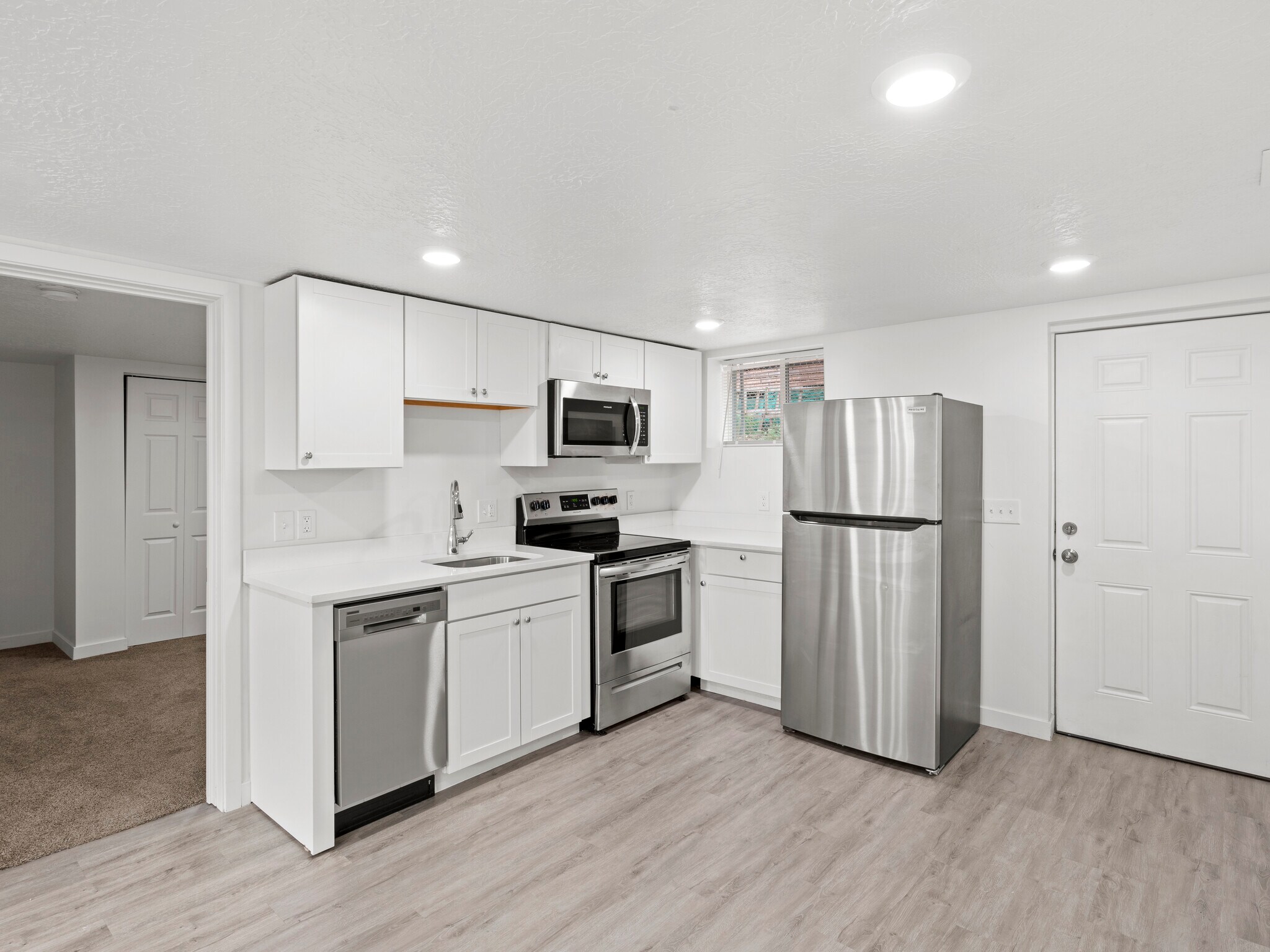 Building Photo - 915 E 1300 S