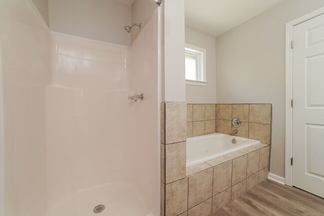 Building Photo - 7578 Woodshire Dr