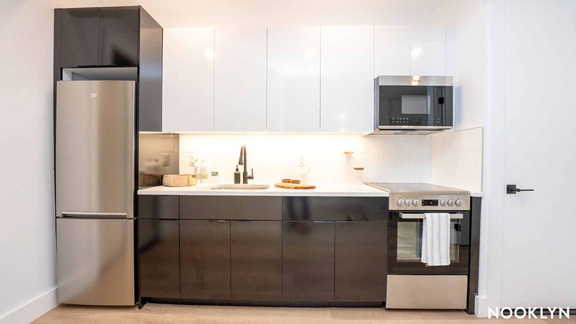 Building Photo - 1042 President St