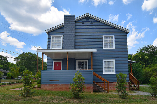 Front/Side Entry - 721 S Washington St