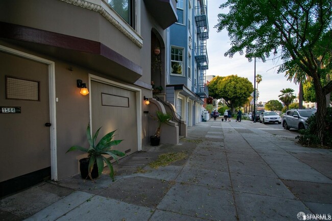 Building Photo - 1544 Dolores St