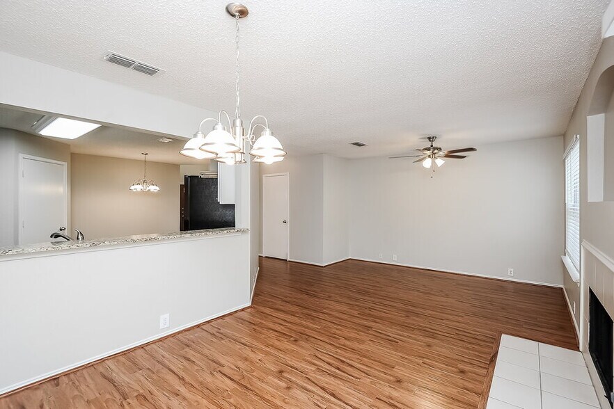Building Photo - 8564 Charleston Ave