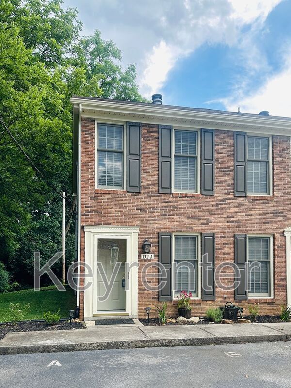 Building Photo - 132 Durwood Rd