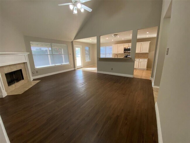 Building Photo - 6935 Bear Oaks Dr