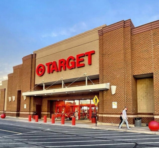 Building Photo - 109 E Glebe Rd