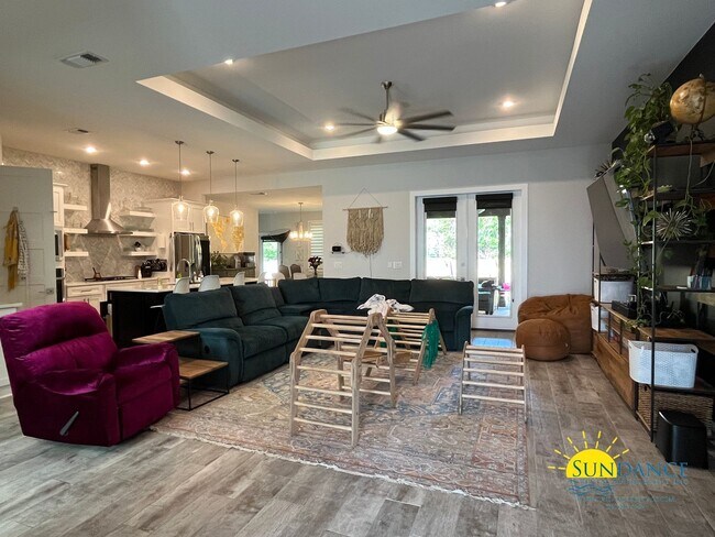 Building Photo - Efficient Solar 4-Bedroom Home in Navarre’s La Fontaine Gated Community with Deeded Beach Access!