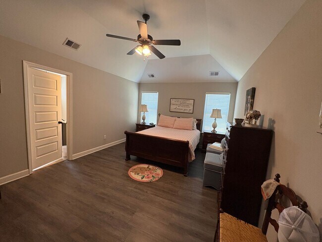 Building Photo - 3384 Shandy Rd