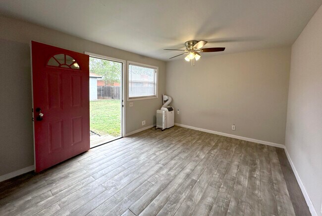 Building Photo - 2009 43rd St