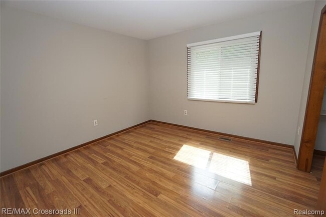 Building Photo - 43373 Alva Dr