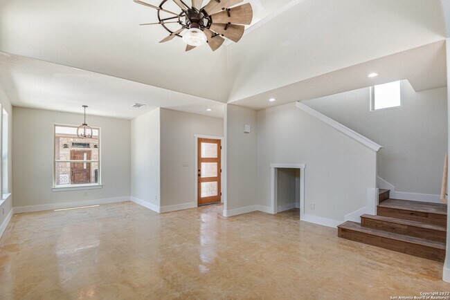Building Photo - 1702 Gruene Vineyard Crossing
