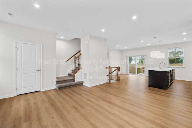 Building Photo - 2620 Grantham Place Dr