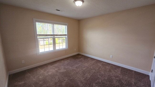 Building Photo - 4 BR 3.5 BA in Swansboro!