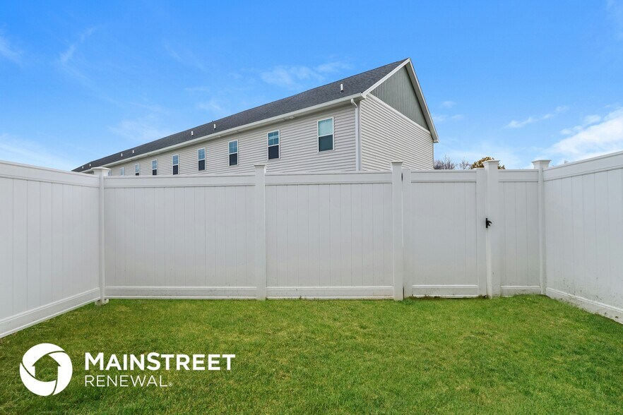 Building Photo - 2099 Paddle Wheel Dr