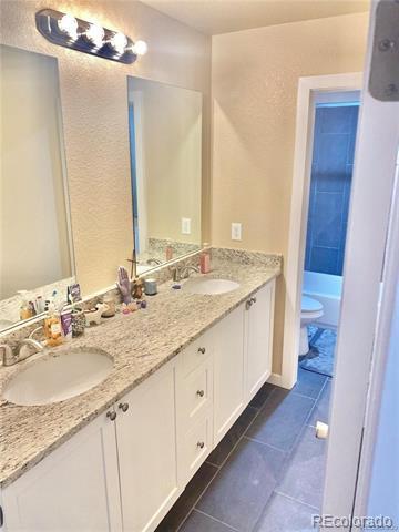 Building Photo - 283 S 4th Ct