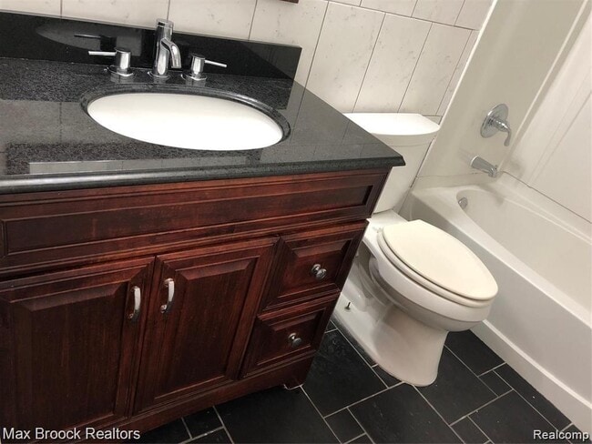 Building Photo - 1653 Wimbledon Dr