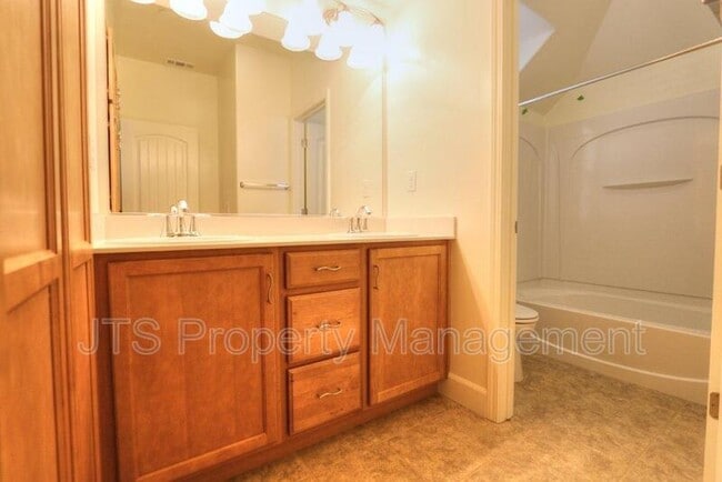 Building Photo - 1209 Lavande Dr