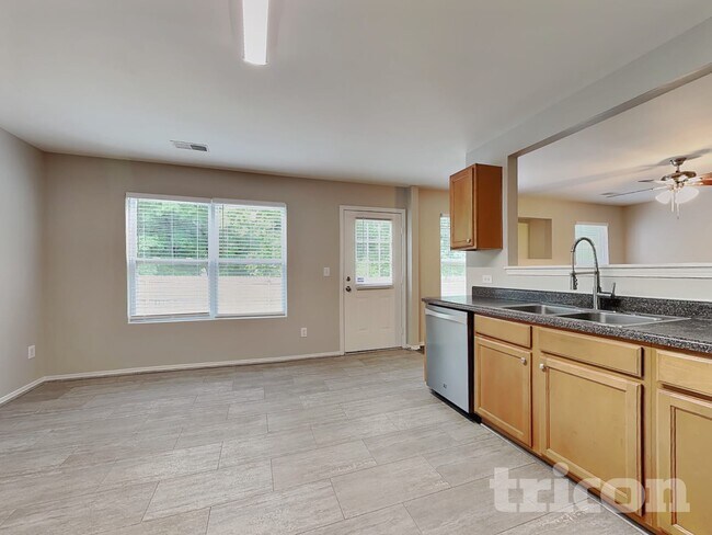 Building Photo - 4582 Brimmer Place Drive Kernersville NC